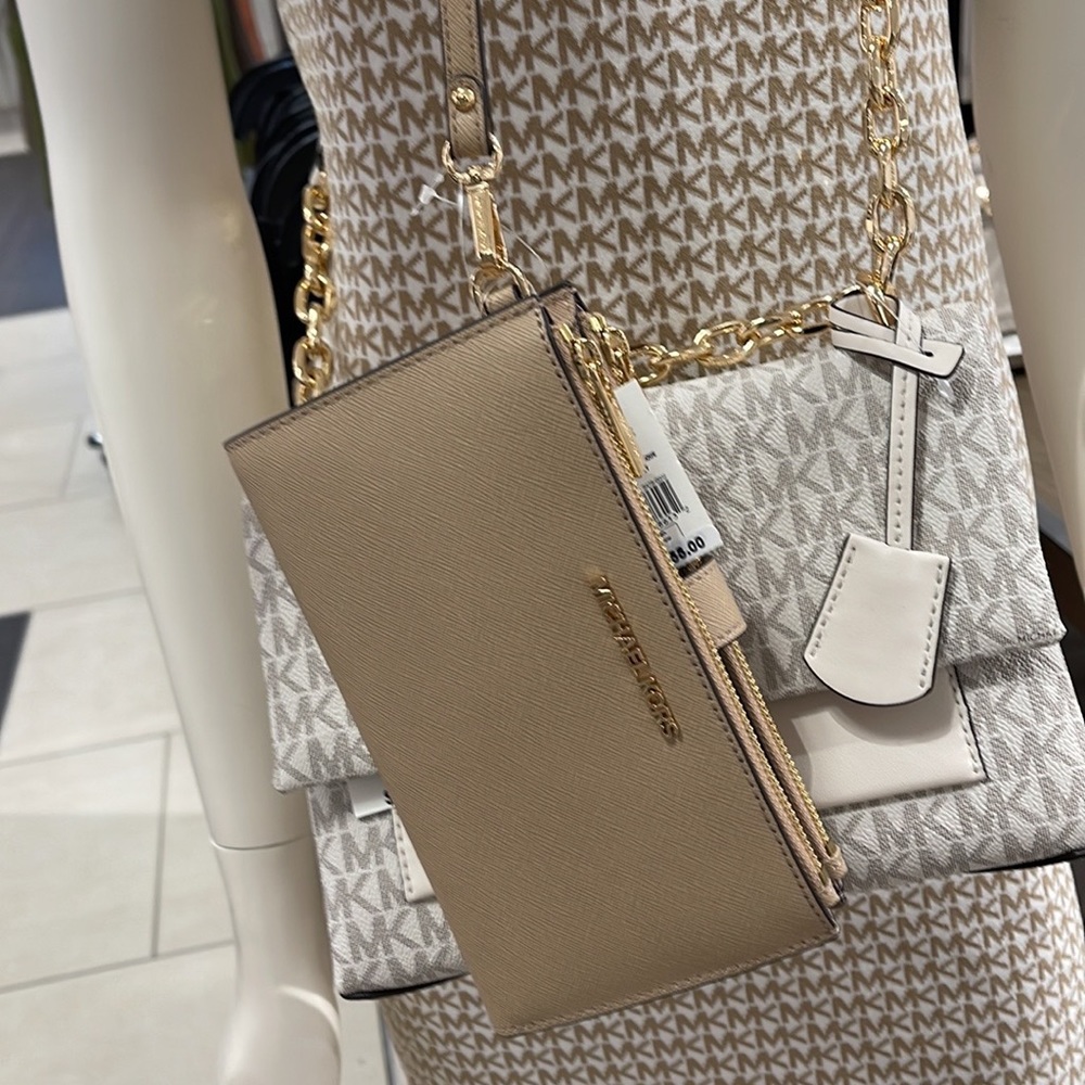 MICHAEL KORS LARGE DOUBLE ZIP WRISTLET wallet, clutch, 
Bisque - Picture 4 of 16